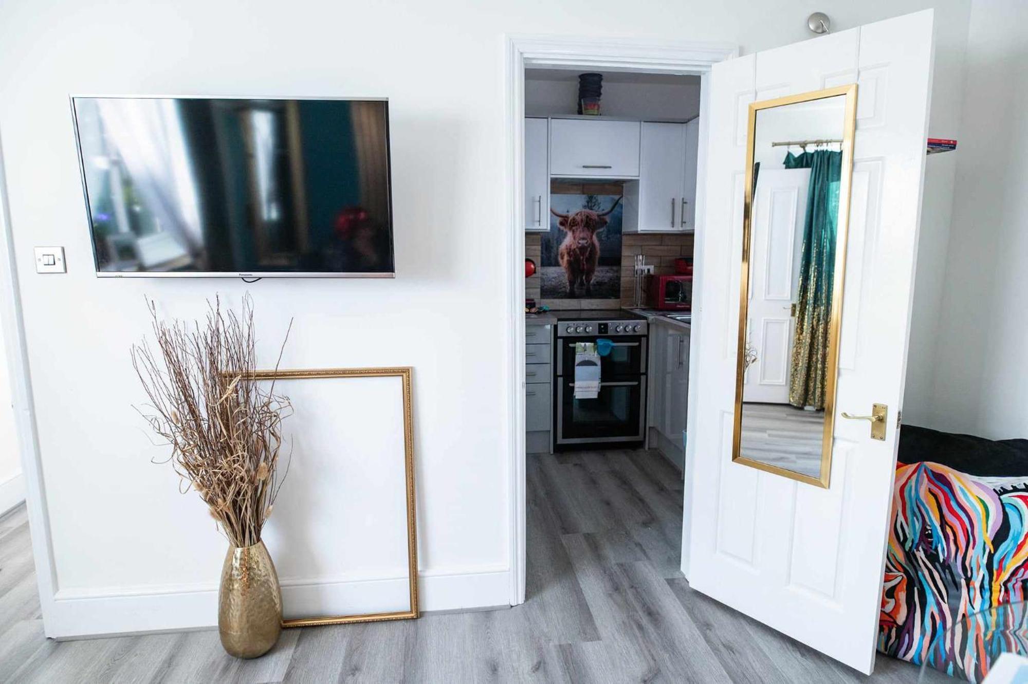 Apartment Luxury Town Centre Near River & Free Parking *