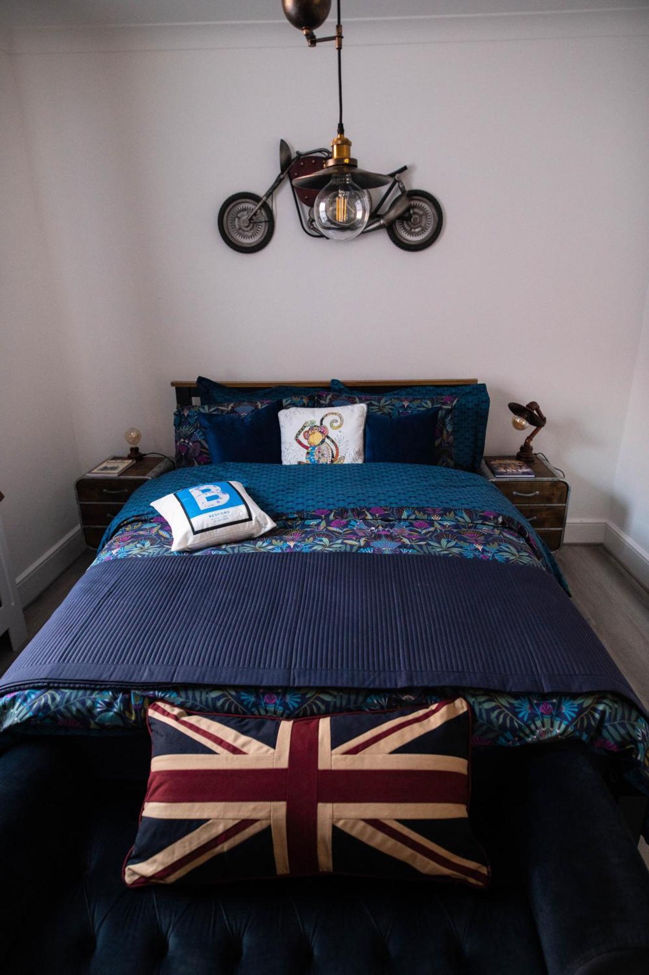 Luxury Town Centre Near River & Free Parking Apartment *