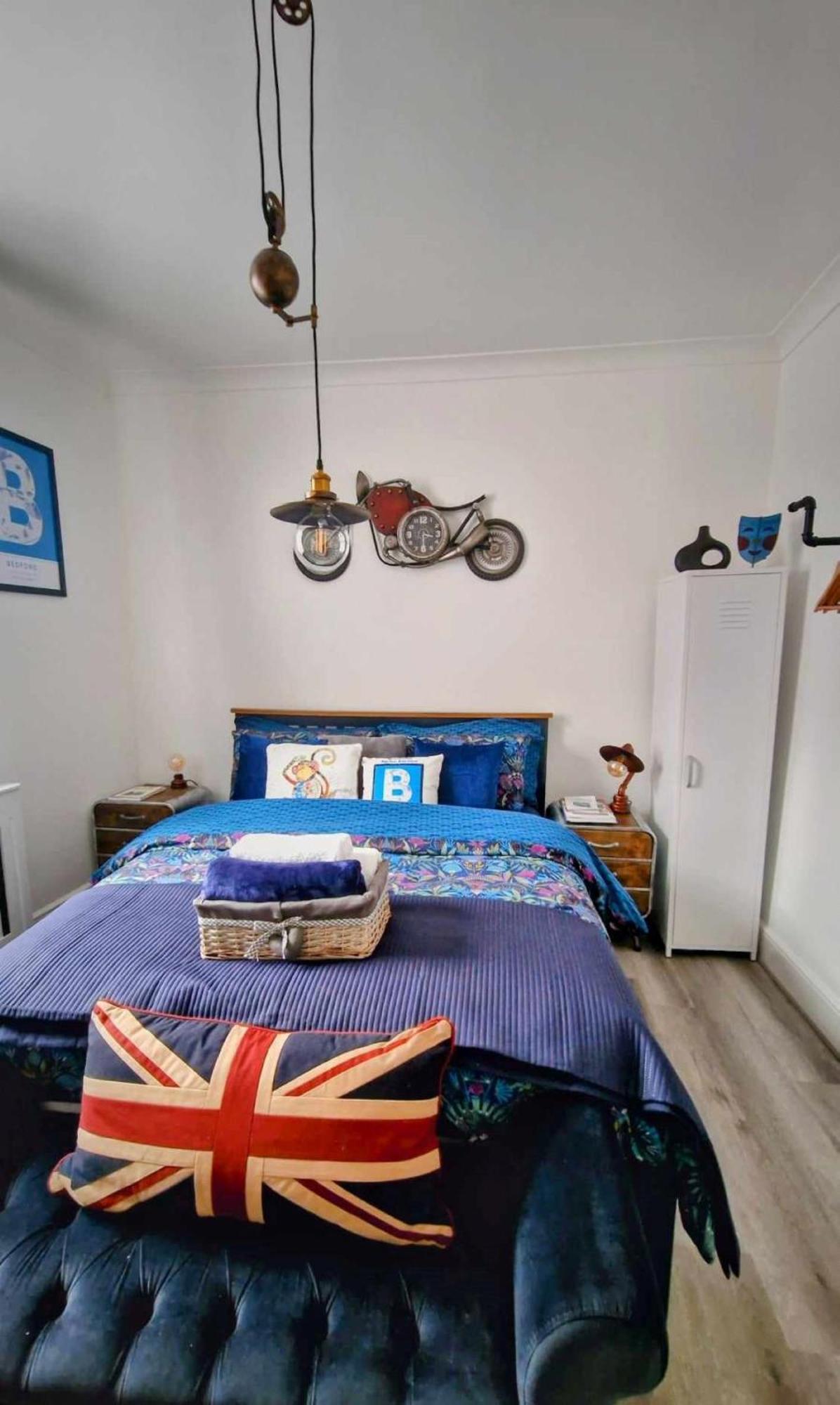 Luxury Town Centre Near River & Free Parking *