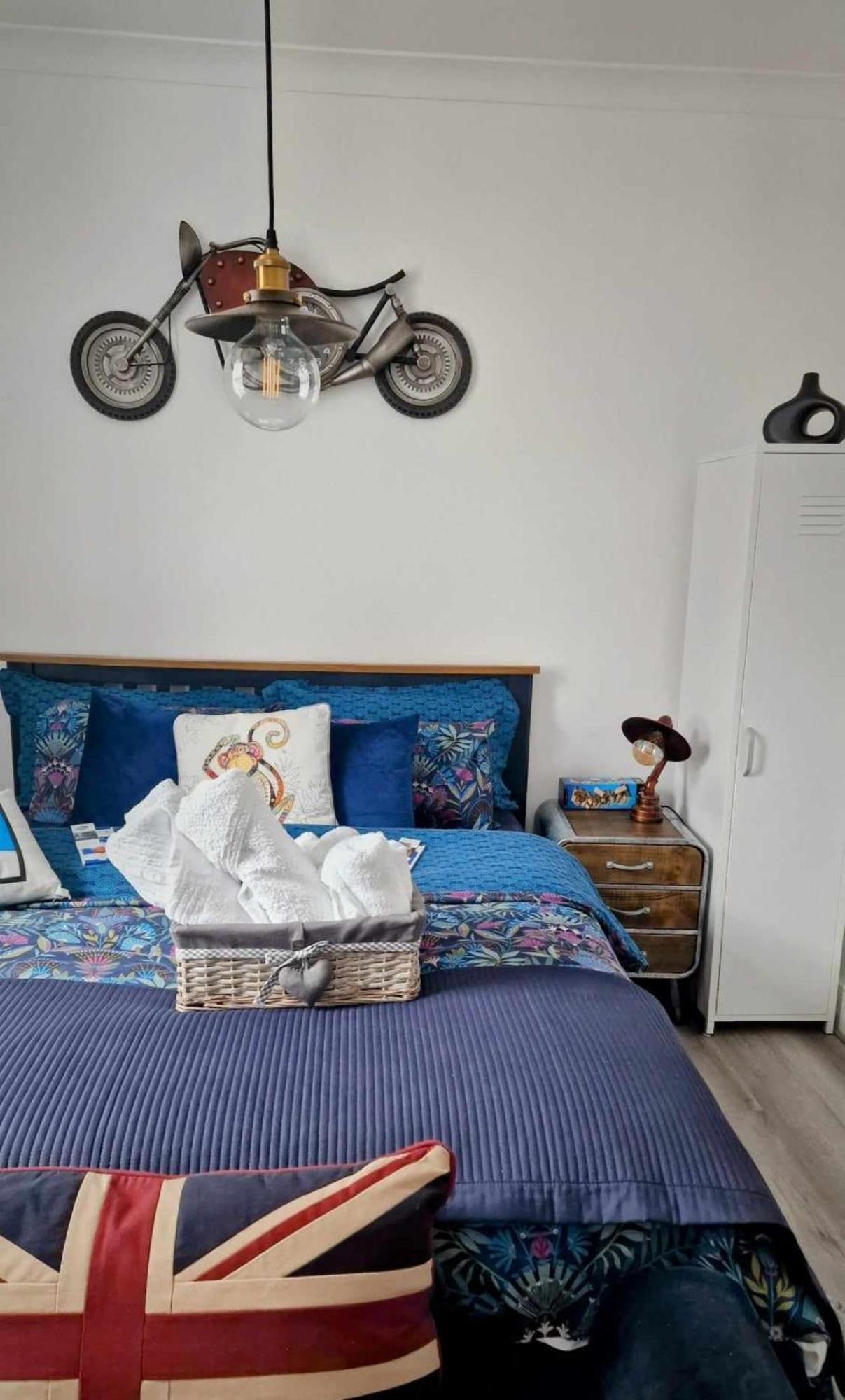 Luxury Town Centre Near River & Free Parking *