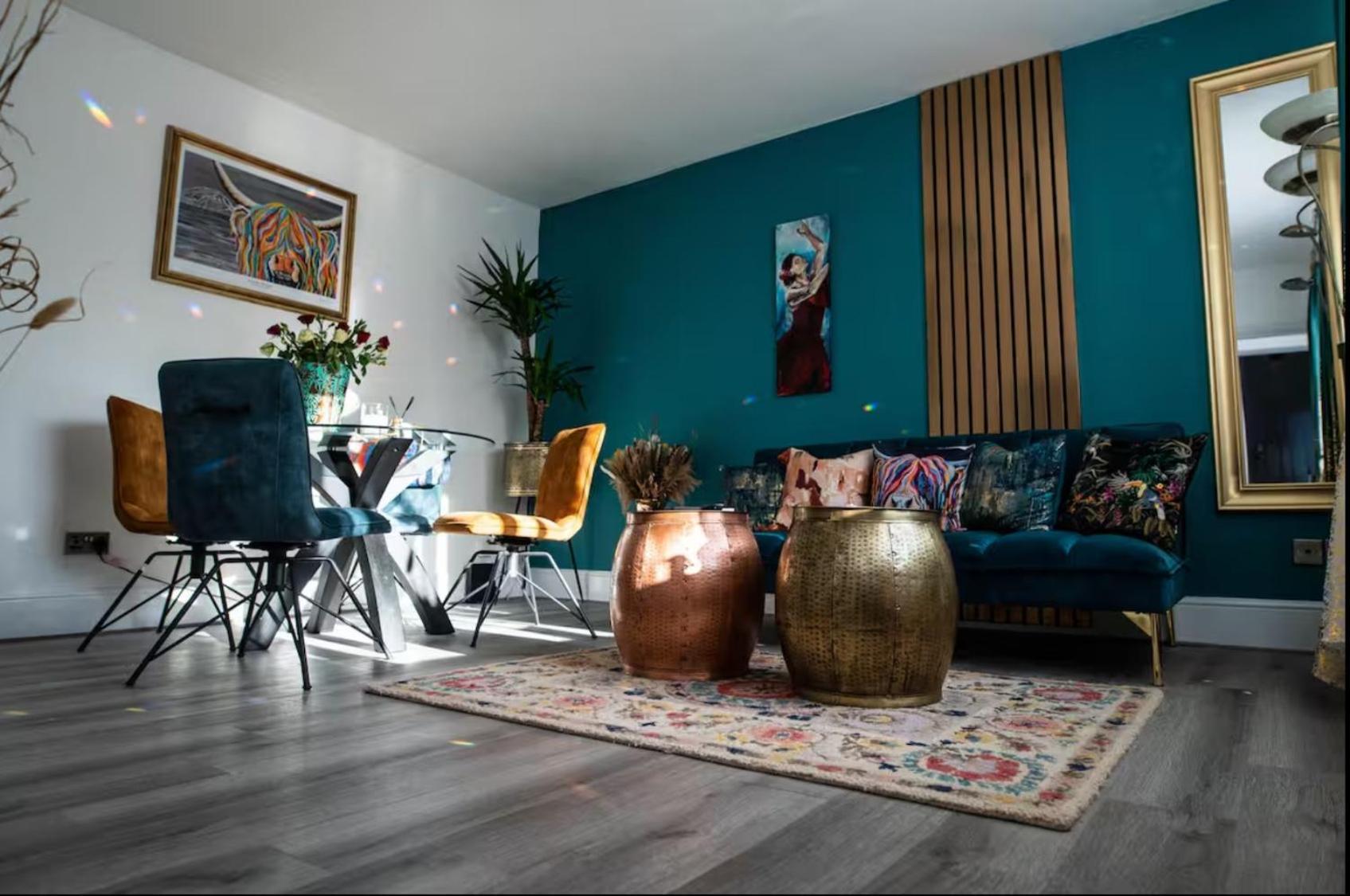 Luxury Town Centre Near River & Free Parking Apartment *